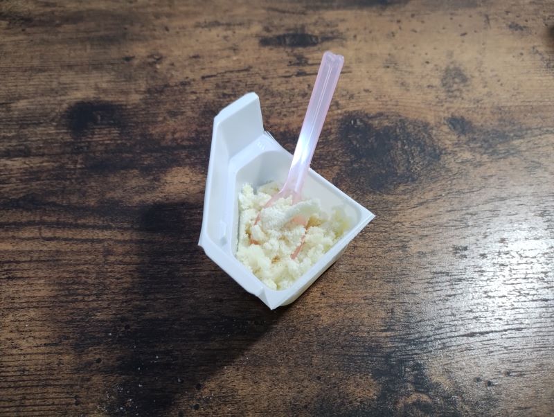 ポテトのもとを混ぜる様子