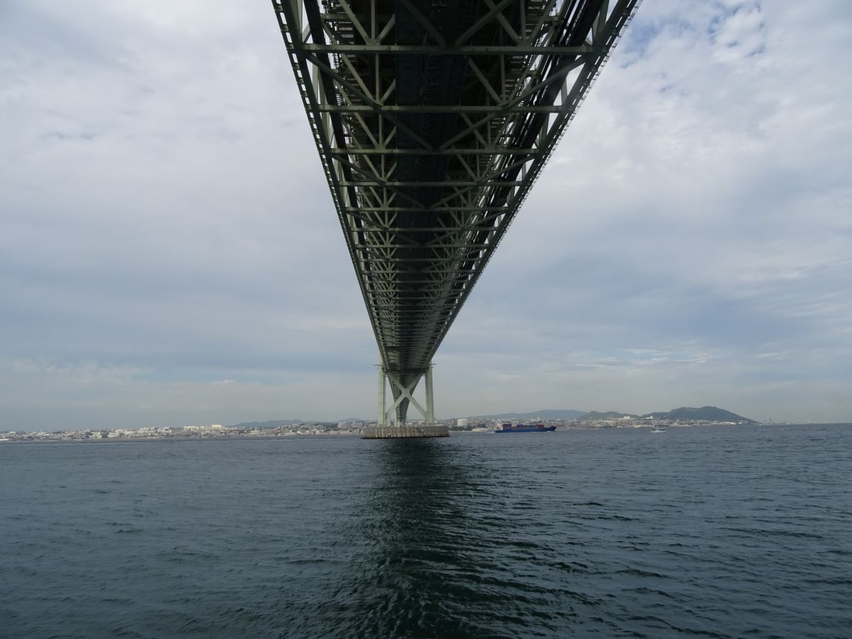 明石海峡大橋の裏側