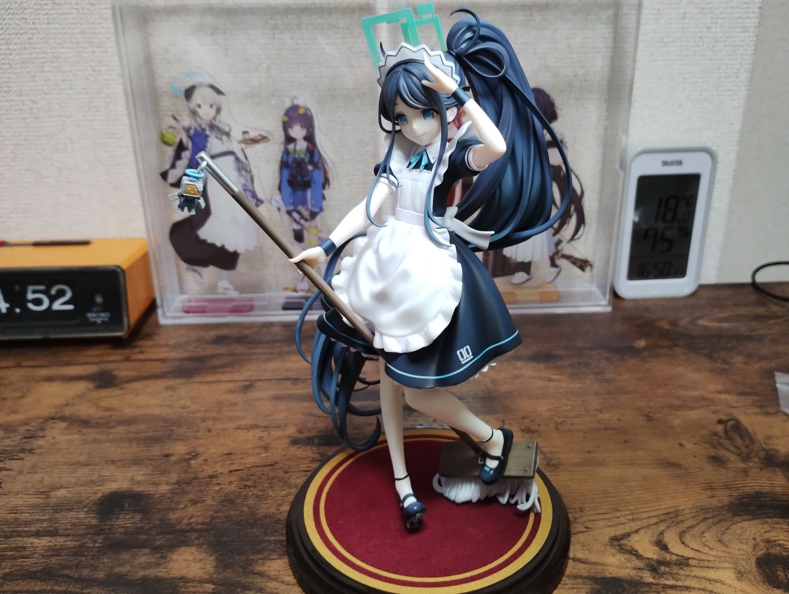 フィギュア斜め左前