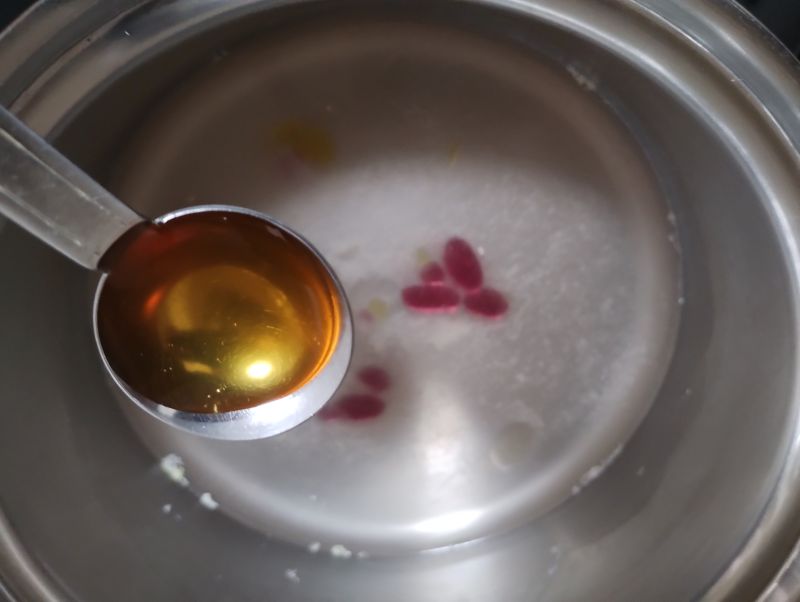 蜂蜜を入れる