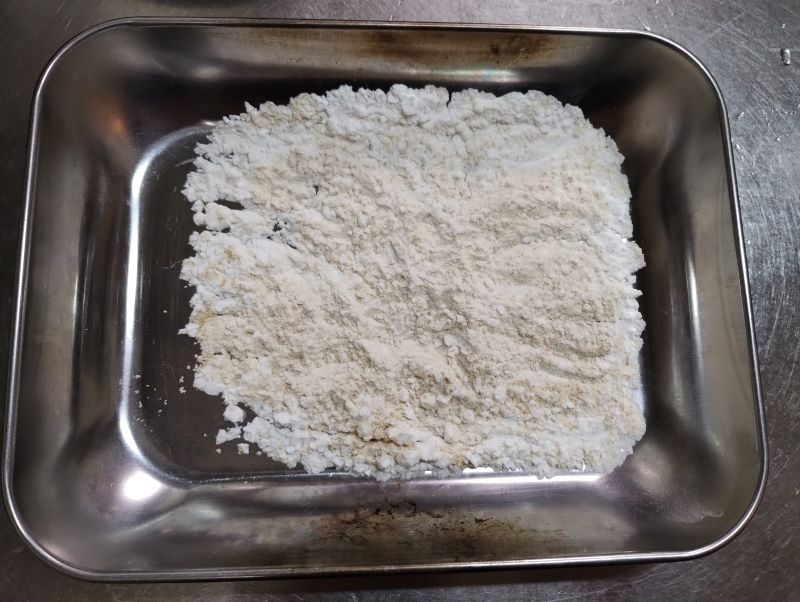 コンソメと片栗粉の混合物